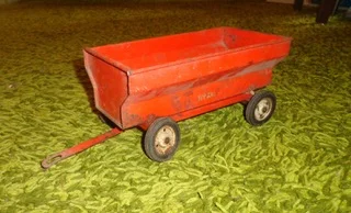 Red Tru-Scale grain wagon.jpeg