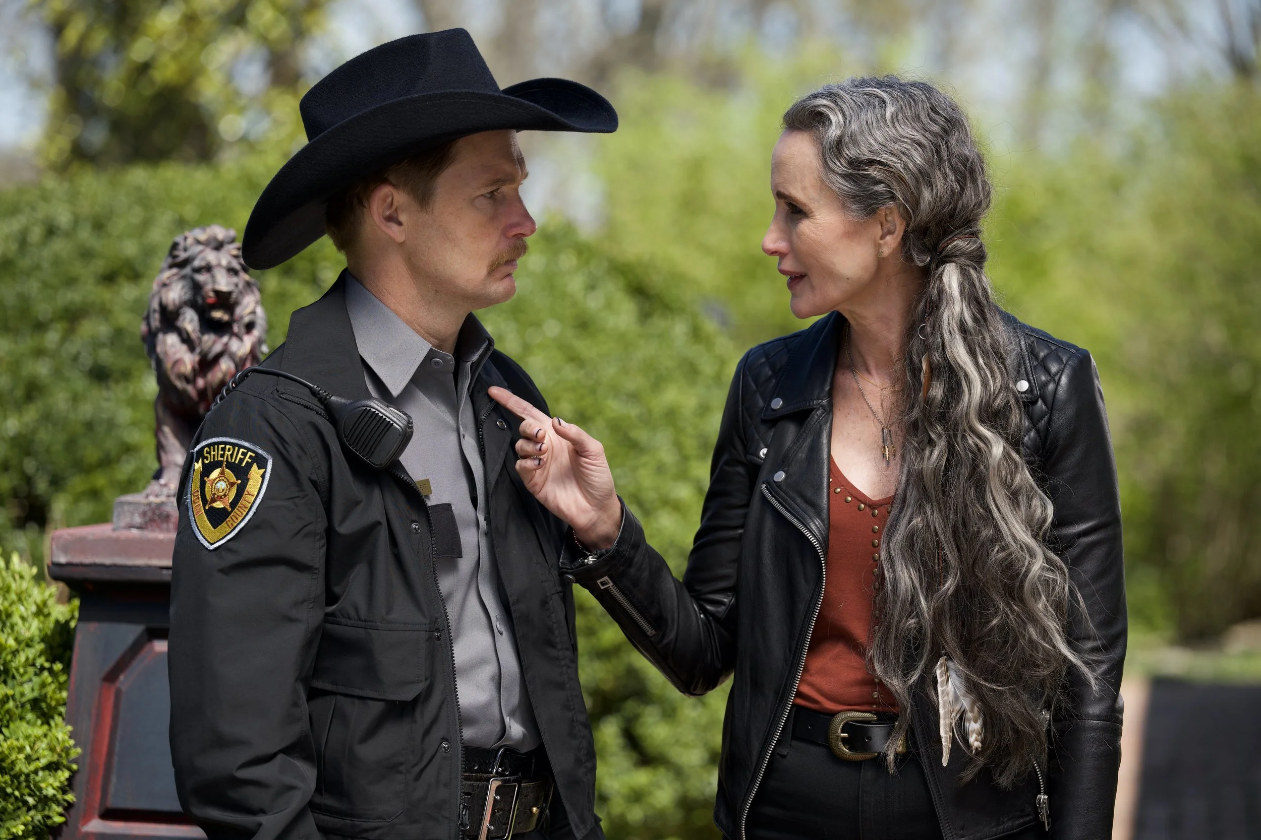  Andie MacDowell and Brian Geraghty in RED RIGHT HAND, a Magnolia Pictures release. © Red Right Hand Productions LLC, Steve Squall. Photo courtesy of Magnolia Pictures. 