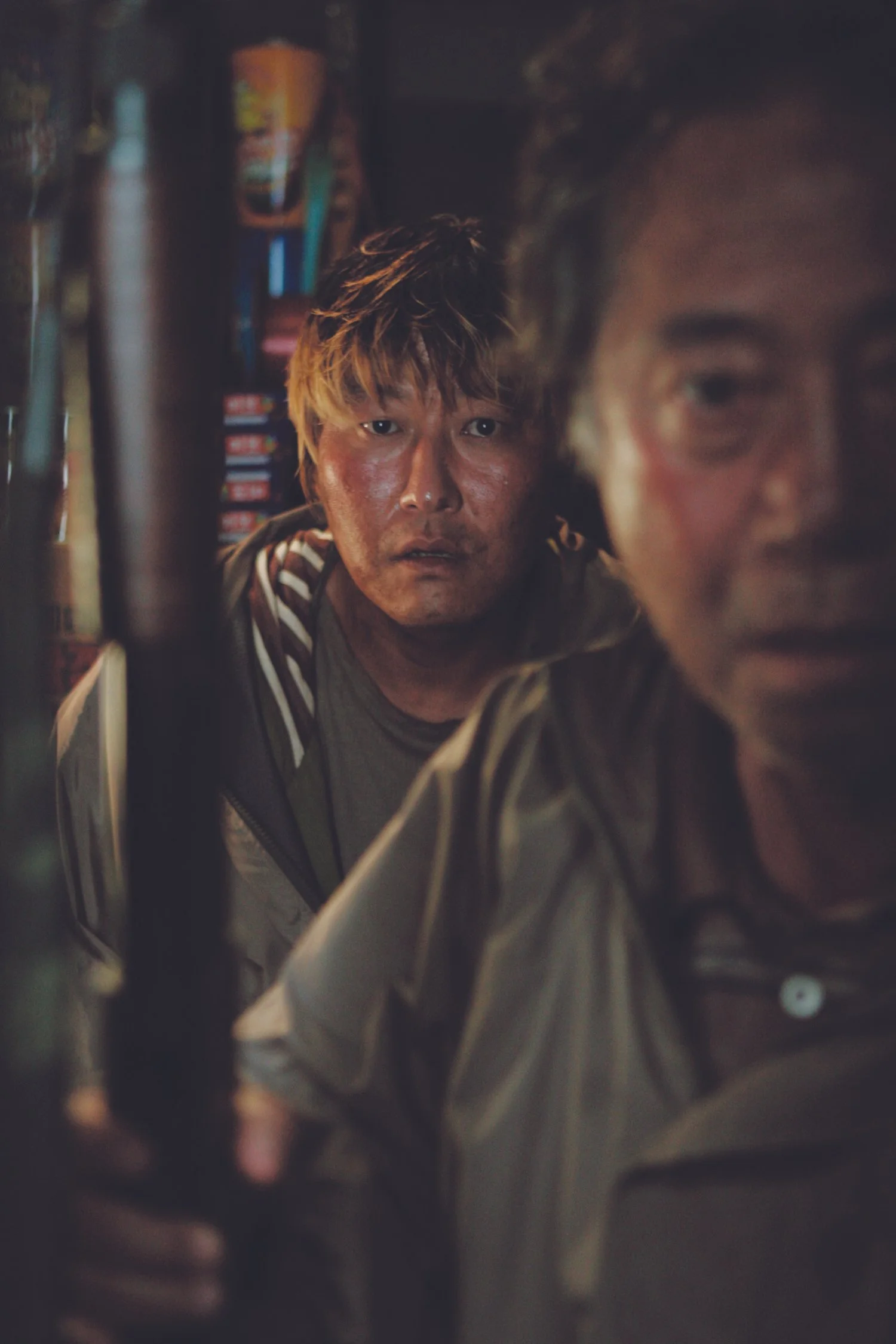  SONG Kang-du and BYUN Hee-bong in THE HOST (4K RE-RELEASE), a Magnolia Pictures release. Photo courtesy of Magnolia Pictures. 