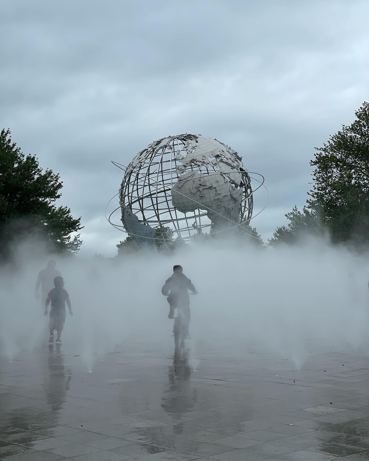Finally made it to the Unisphere! This is one of the few remaining structures of the 1964 New York World&rsquo;s Fair - out in Flushings.
Need to go back to the park and spend more time exploring the rest.
.
.
.
#worldsfairs #newyorkworldsfair #world