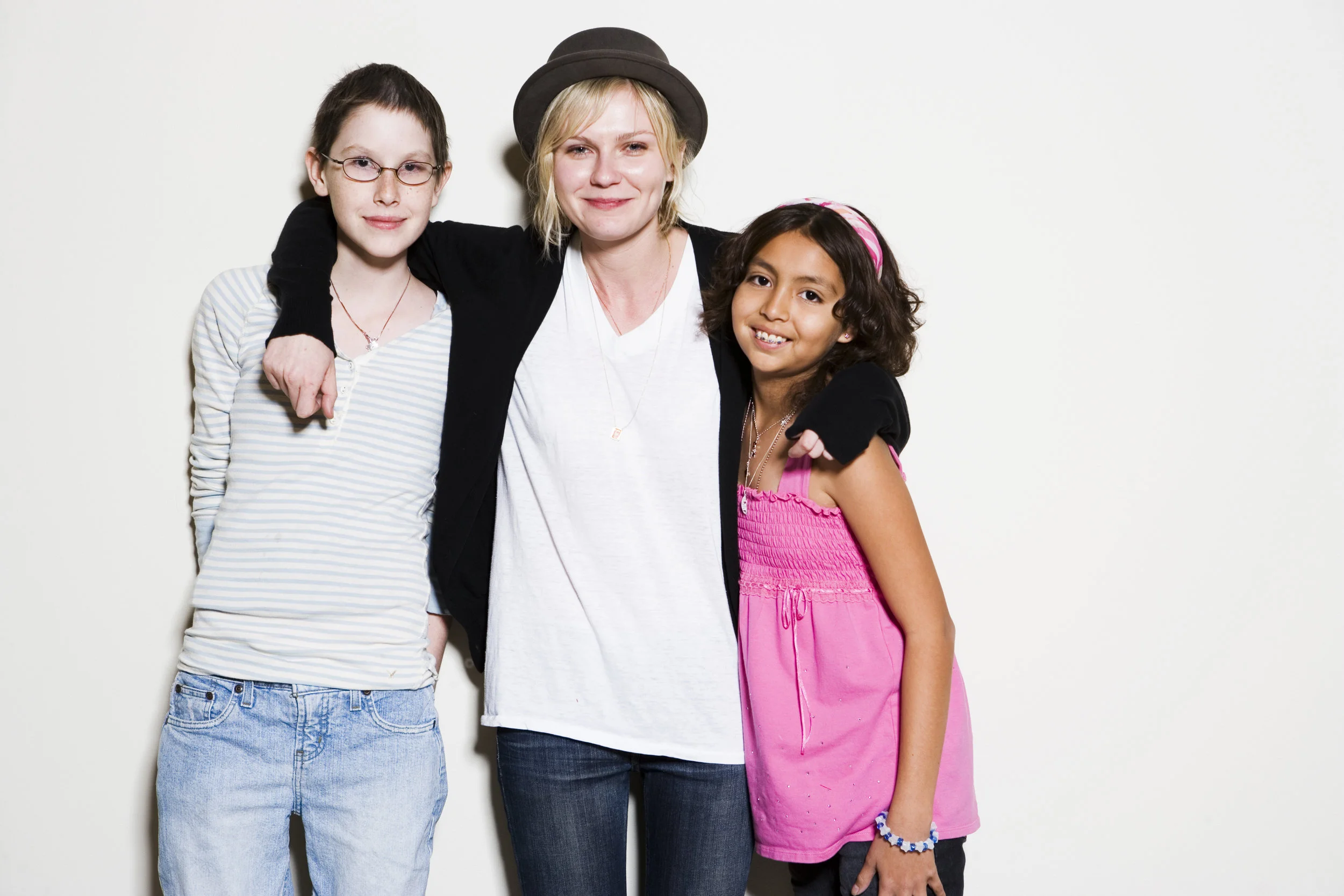 Kirsten Dunst and 2 girls.jpg