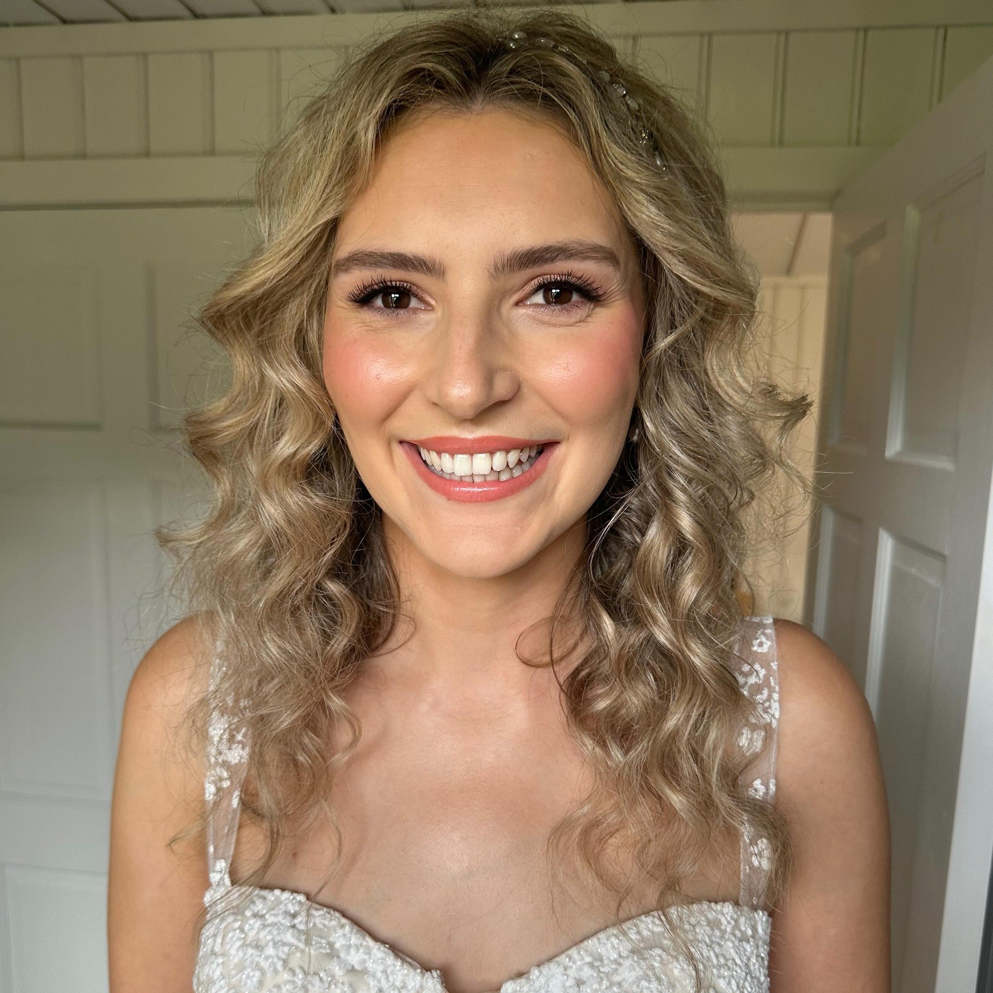 Happy Wedding Day to this absolute angel Amy!! Loved getting to know you in the lead up to your special day, hope the nerves subsided! You looked beautiful 🤩 

#wedding #bride #moxhullhall #moxhullhallwedding #bridalmakeup #westmidlandsmua #makeupar