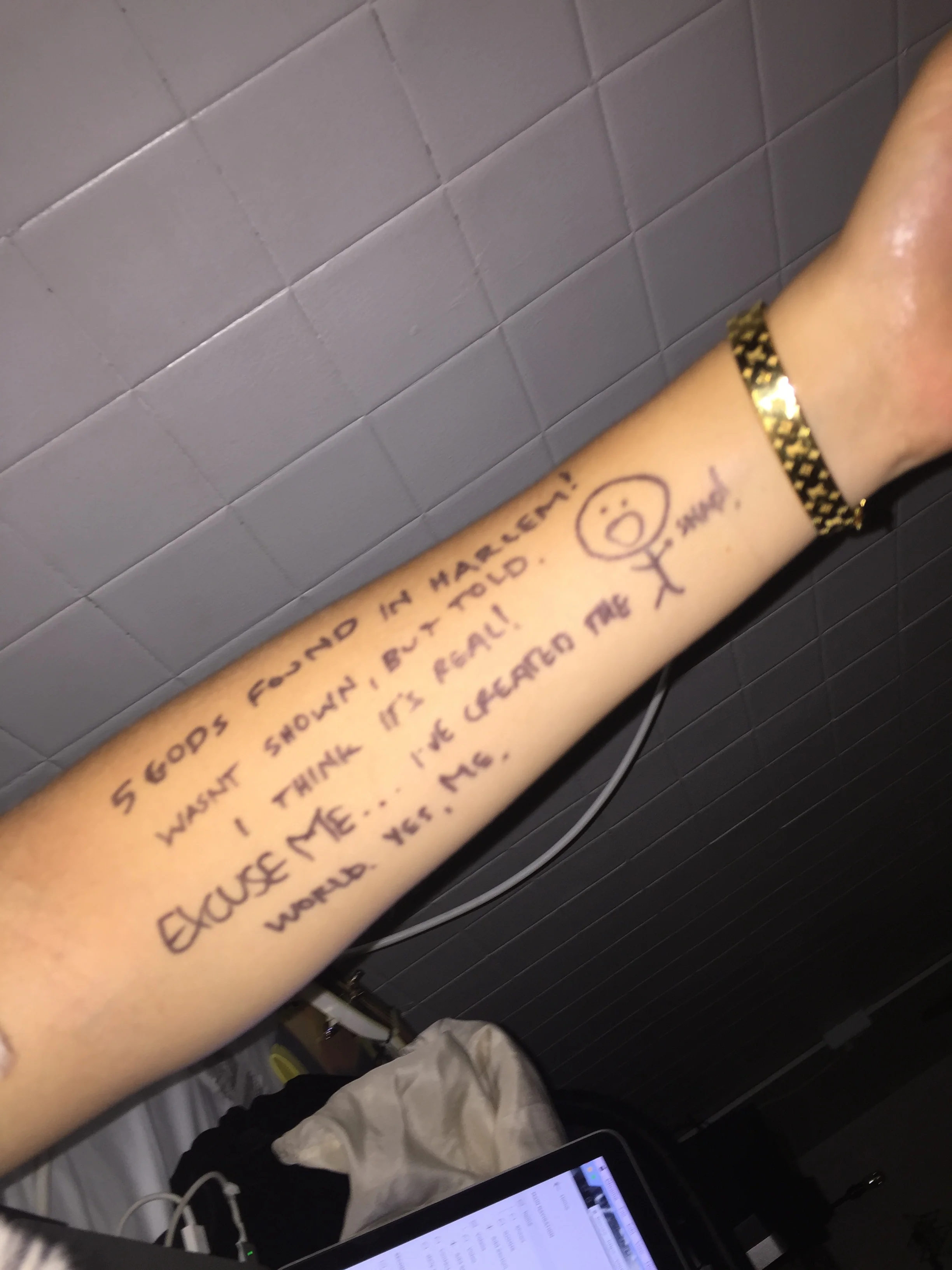 friday august 11th, 2017 - it was an intense day & ending it on a not great note in harlem wasn't ideal. i wish people would stop with the self-absorbed "art" - difficult to be around. also getting straight disrespected by a guy asserting himself into my performance by off-beat snapping the whole time wasn't the business (& i was singing a song about how women aren't respected and treated equally... double bad. slightly ironic & hard not to laugh at tho) - also my palm is shiny. it's argan oil. i love argan oil