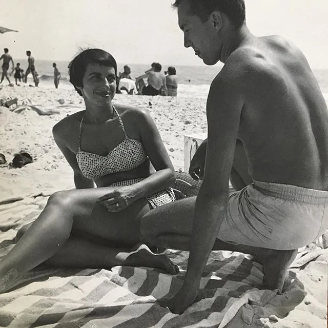 Newlyweds, June 1953.💗💗
.
.
.
#naiadandwalter #naiadandwaltereinsel #illustrators #newlyweds #honeymoon #beachday #justmarried #1950s #1950sstyle