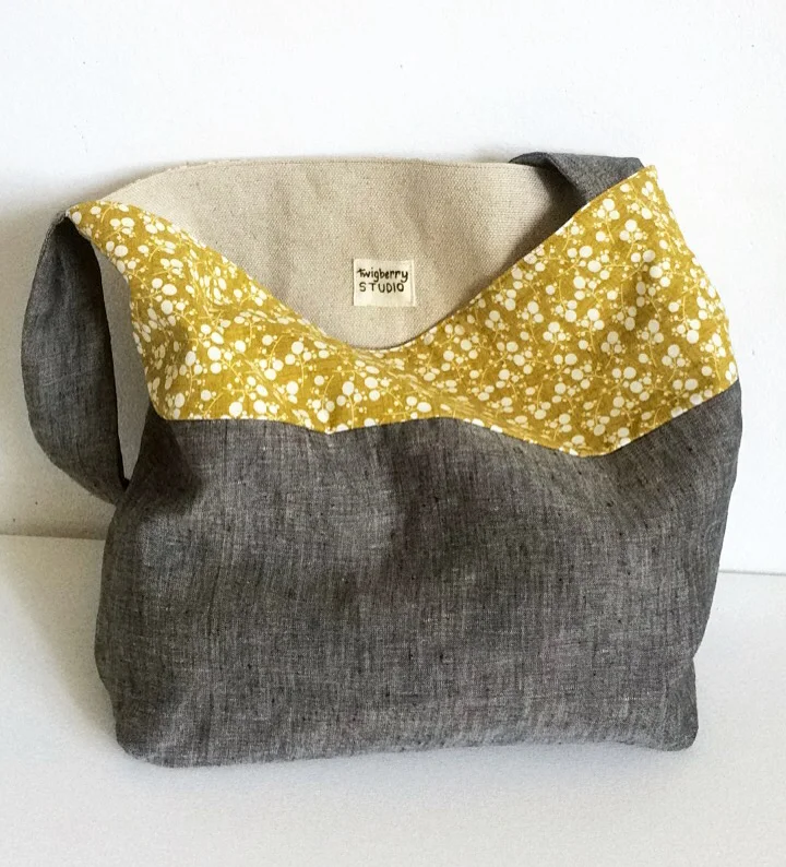 Tote Bag / Golden Green Berries