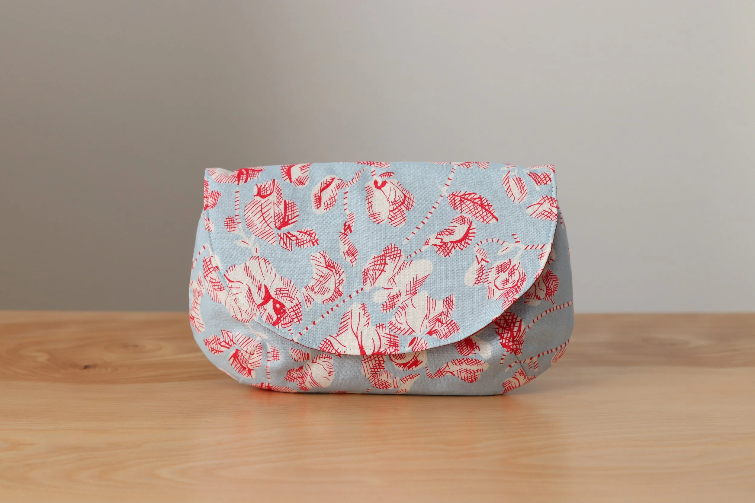 Magnetic Snap Notions Pouch / Red and White Floral on Blue