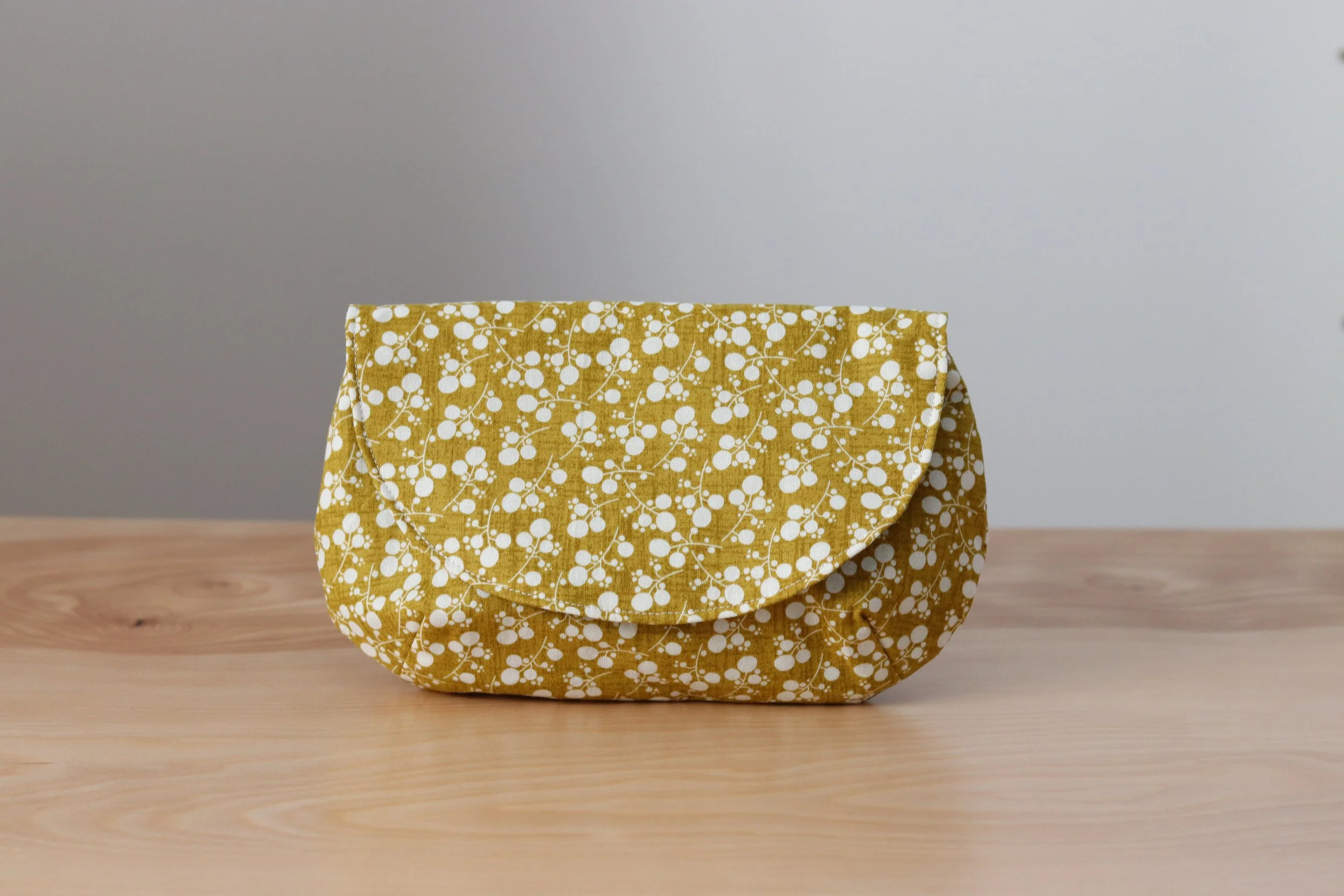 Magnetic Snap Notions Pouch / Golden Green with White Berries