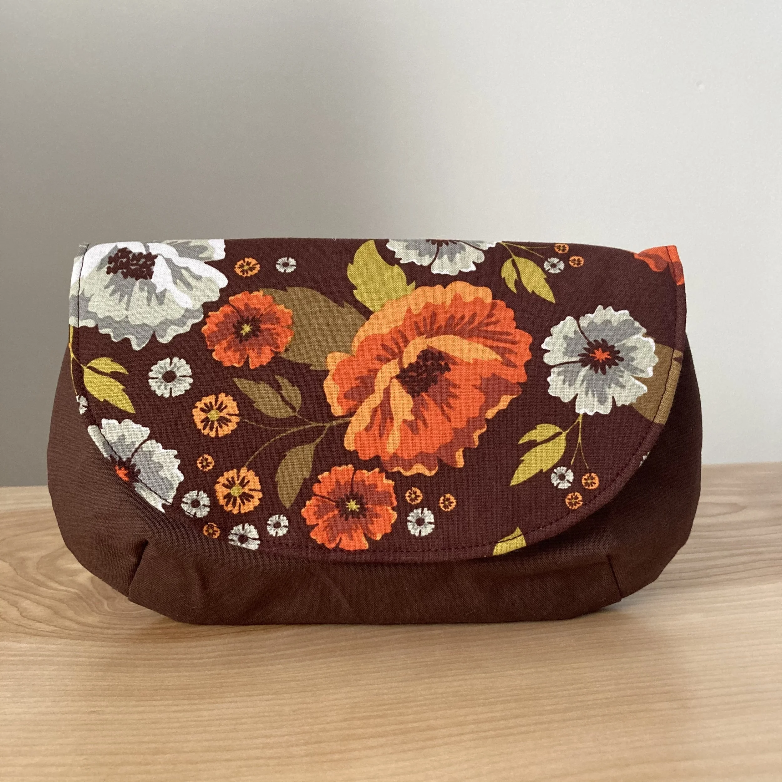 Magnetic Snap Notions Pouch / Flower Garden with Brown