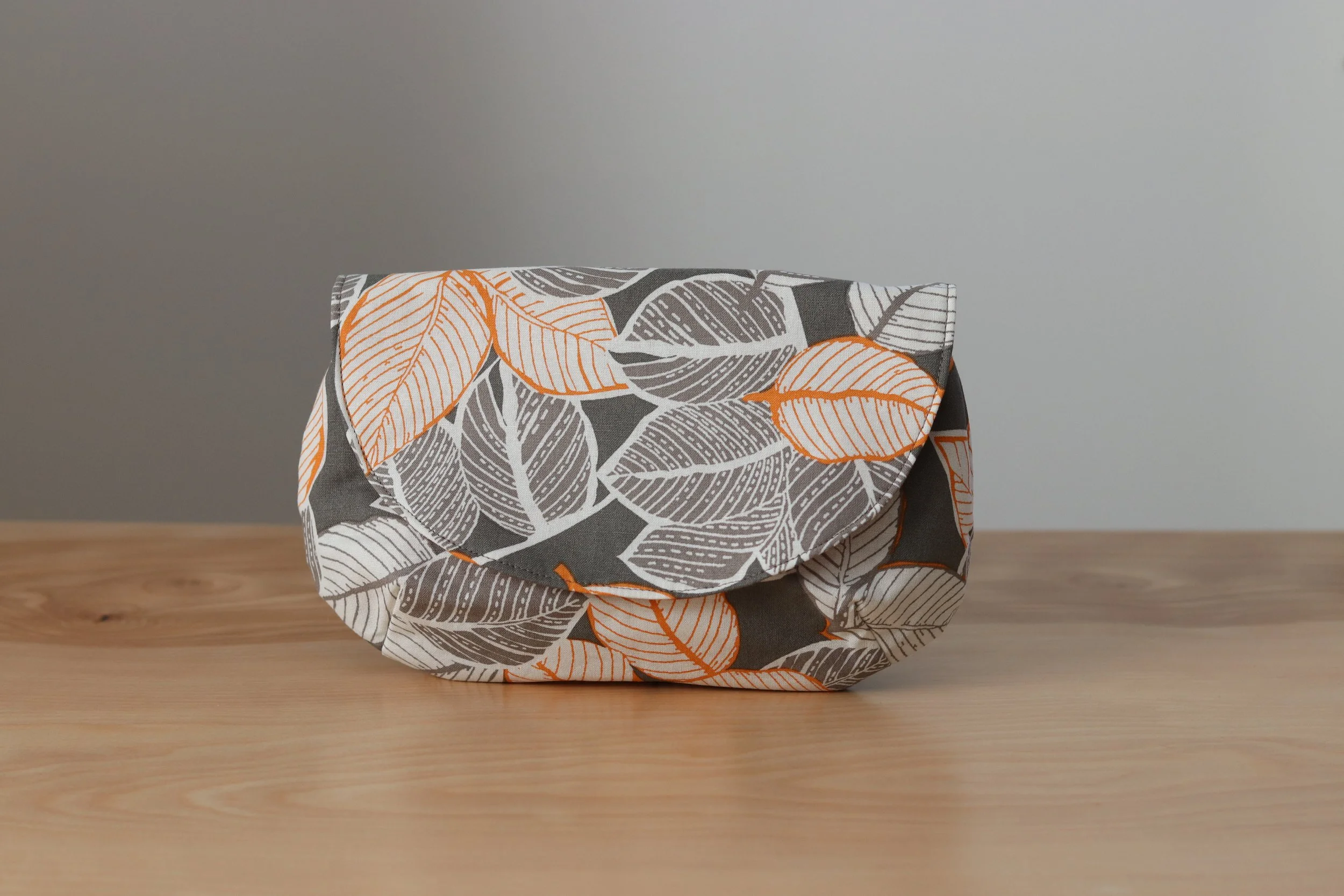 Magnetic Snap Notions Pouch / Gray + Orange Leaves