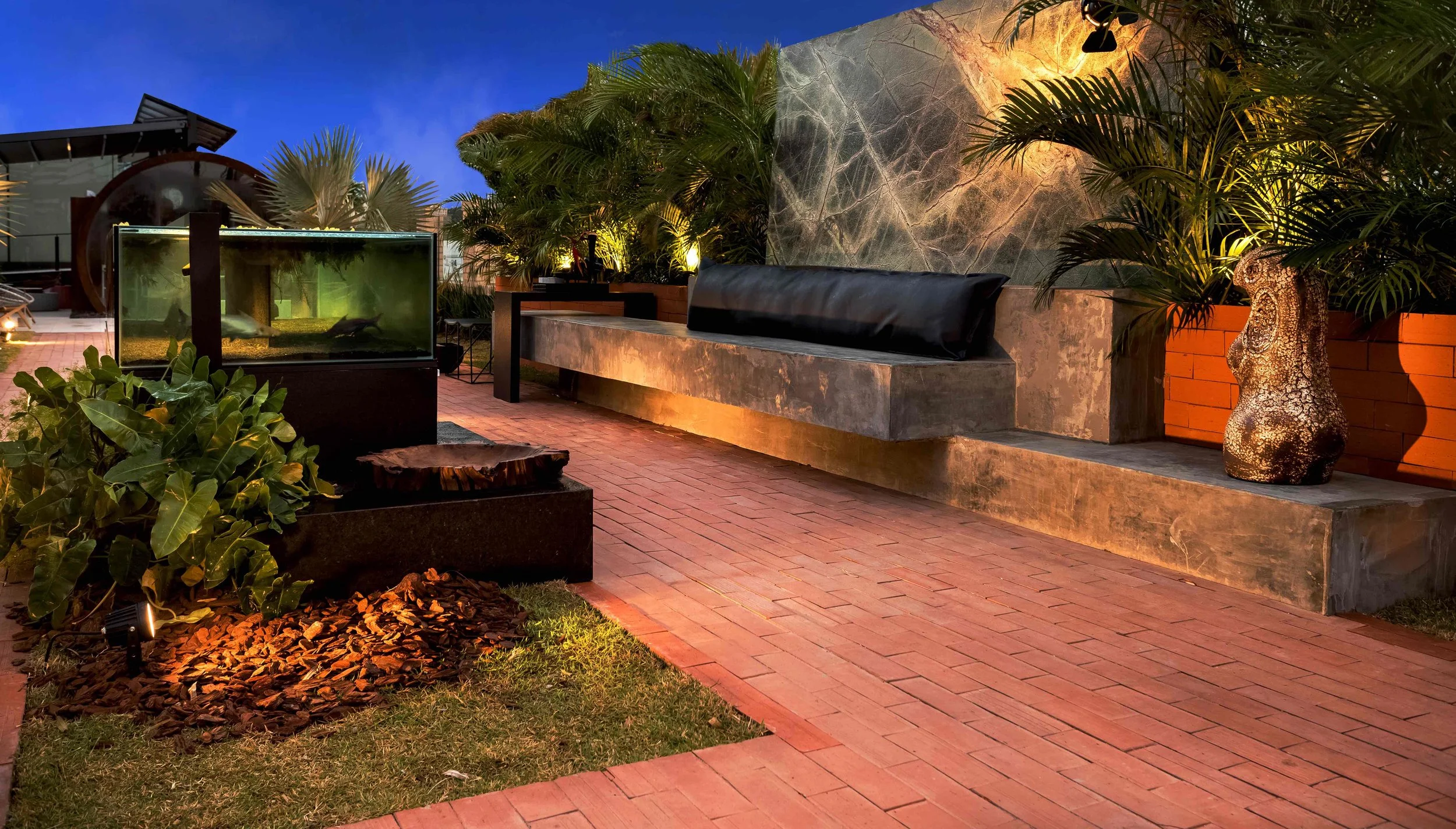 Obi expõe pisos e paredes rústicos na CASACOR Rio Grande do Norte