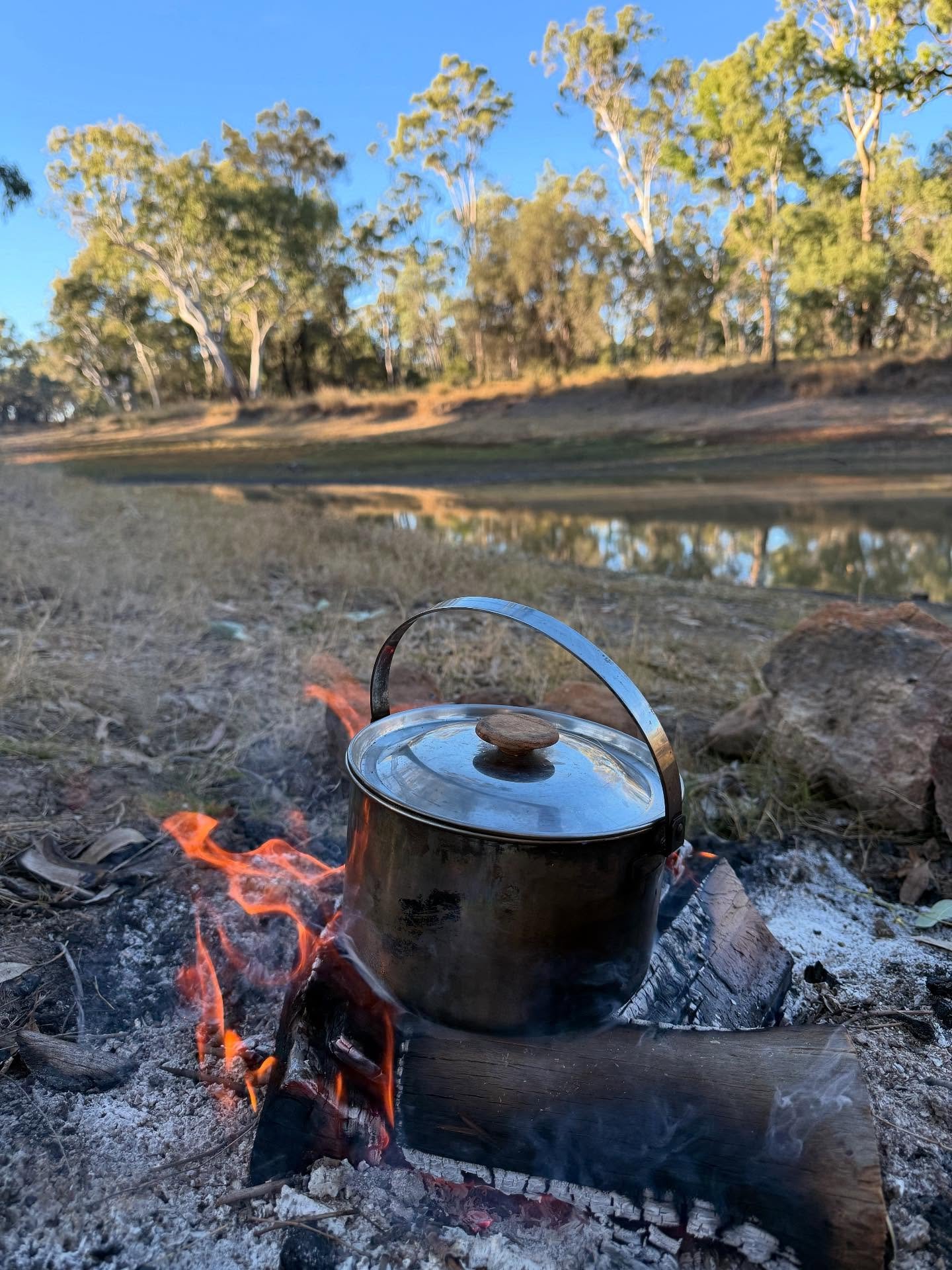 what do we eat camping ? 
same same but slower .... steak pomegranate couscous salad or vietnamese chicken salad, chorizo &amp; peas risotto, carbonara pasta, bangers &amp; mash, guacamole, big breaky or yoghurt granola &amp; fruit, standard avo bicc