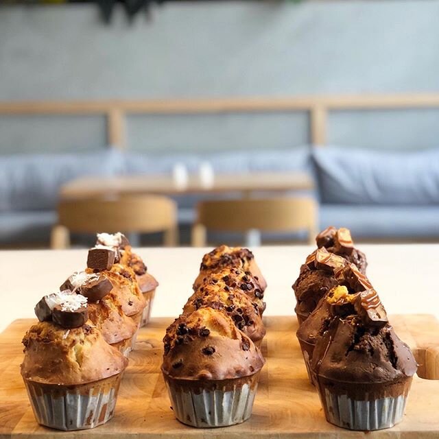 Enjoy something a little indulgent for your Sunday 😋

Housemade muffin flavours:

Choc Coconut Bounty

Date &amp; Pineapple

Snickers

#supportlocal #savehospo #sundayessentials #muffin #homemade #baking #hobartfood #takeaway #hobartcafe #tassie #bo