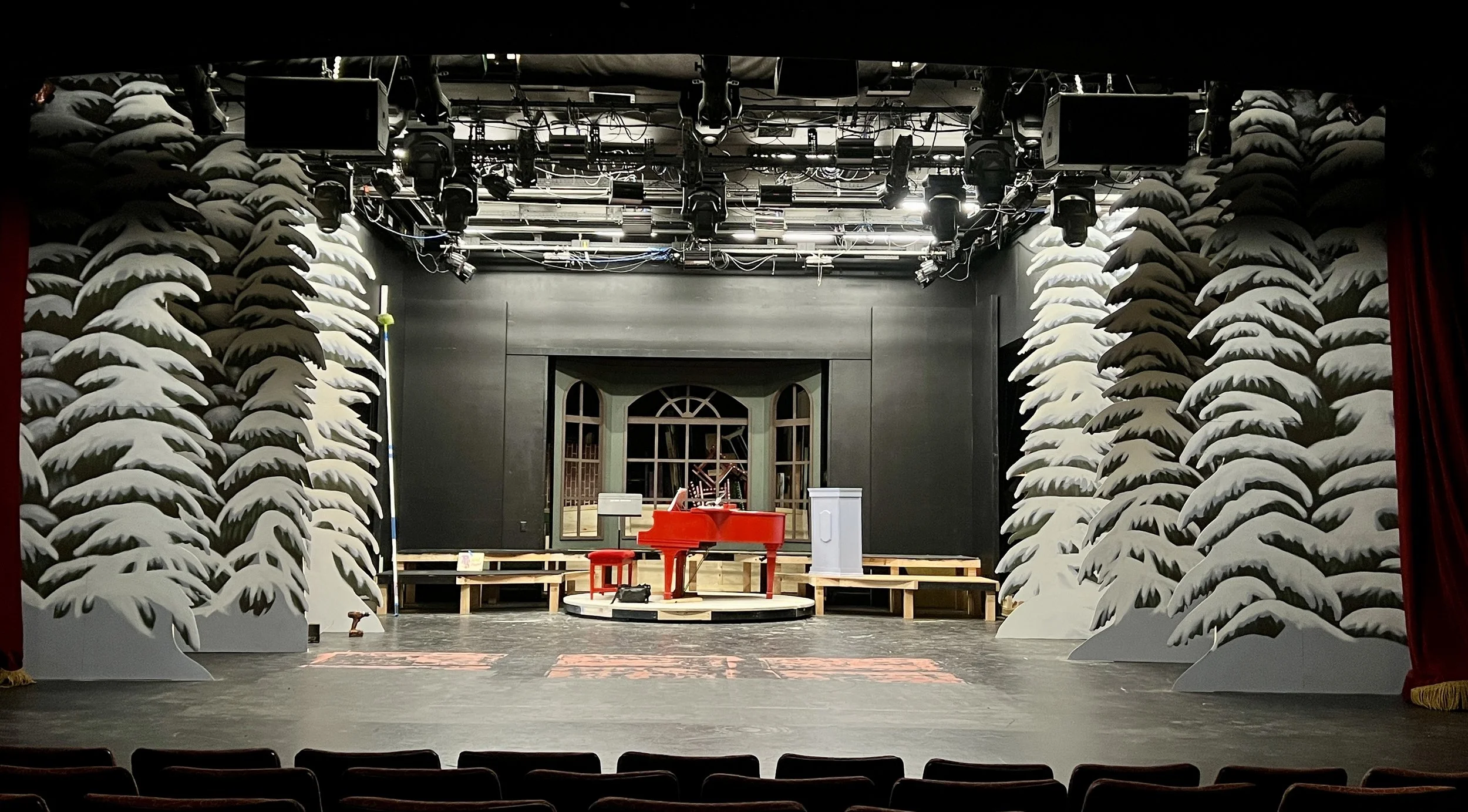 "Holiday GEM" - One More Productions - 2025 - Forest - Work lights