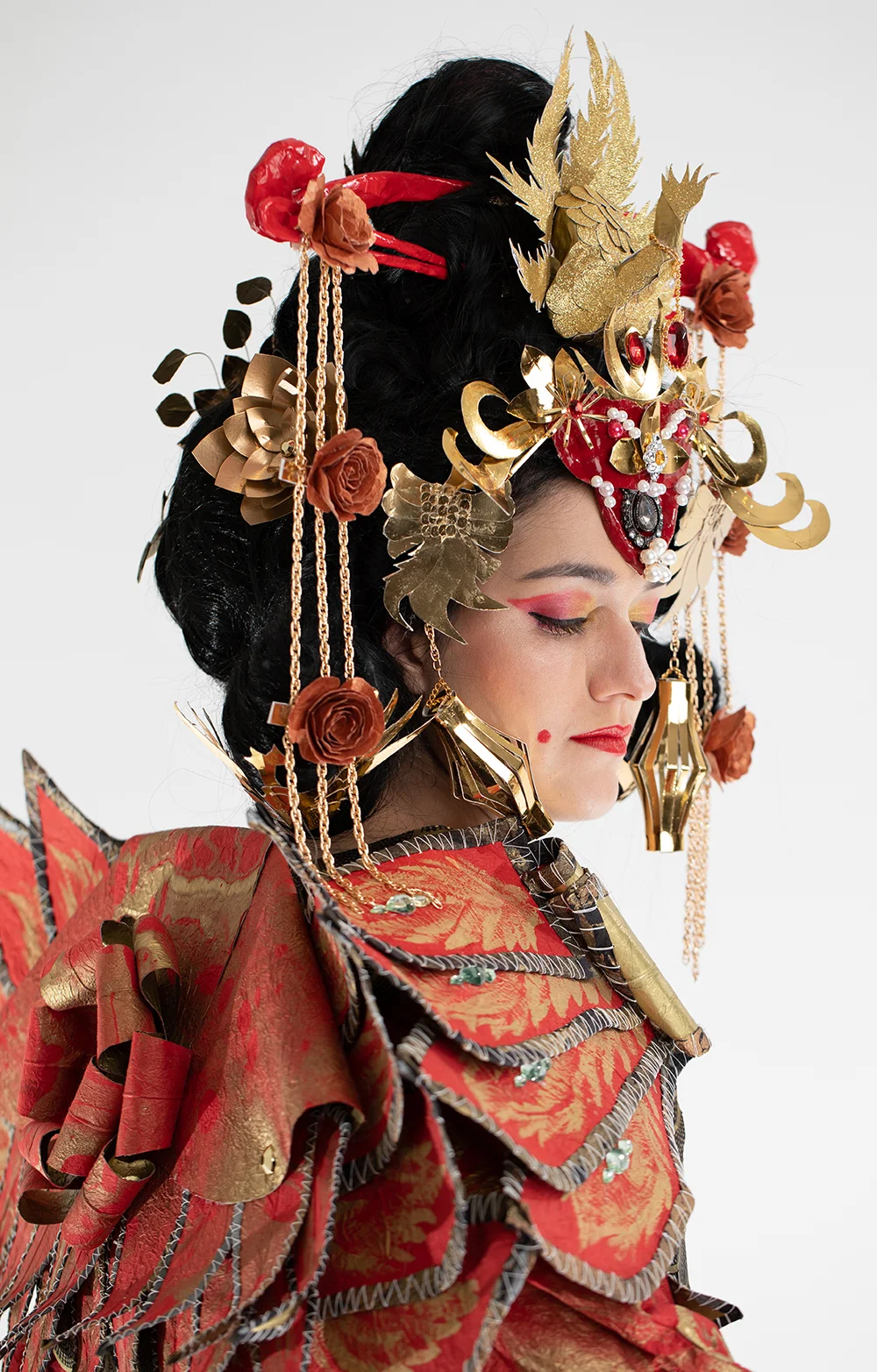 Empress at Forbidden City Tissue paper, mulberry paper, Japanese mulberry paper, paper yarn, cardboard, papier-mache, dye, paint, glue, tape, wire Photo: Grant Wells