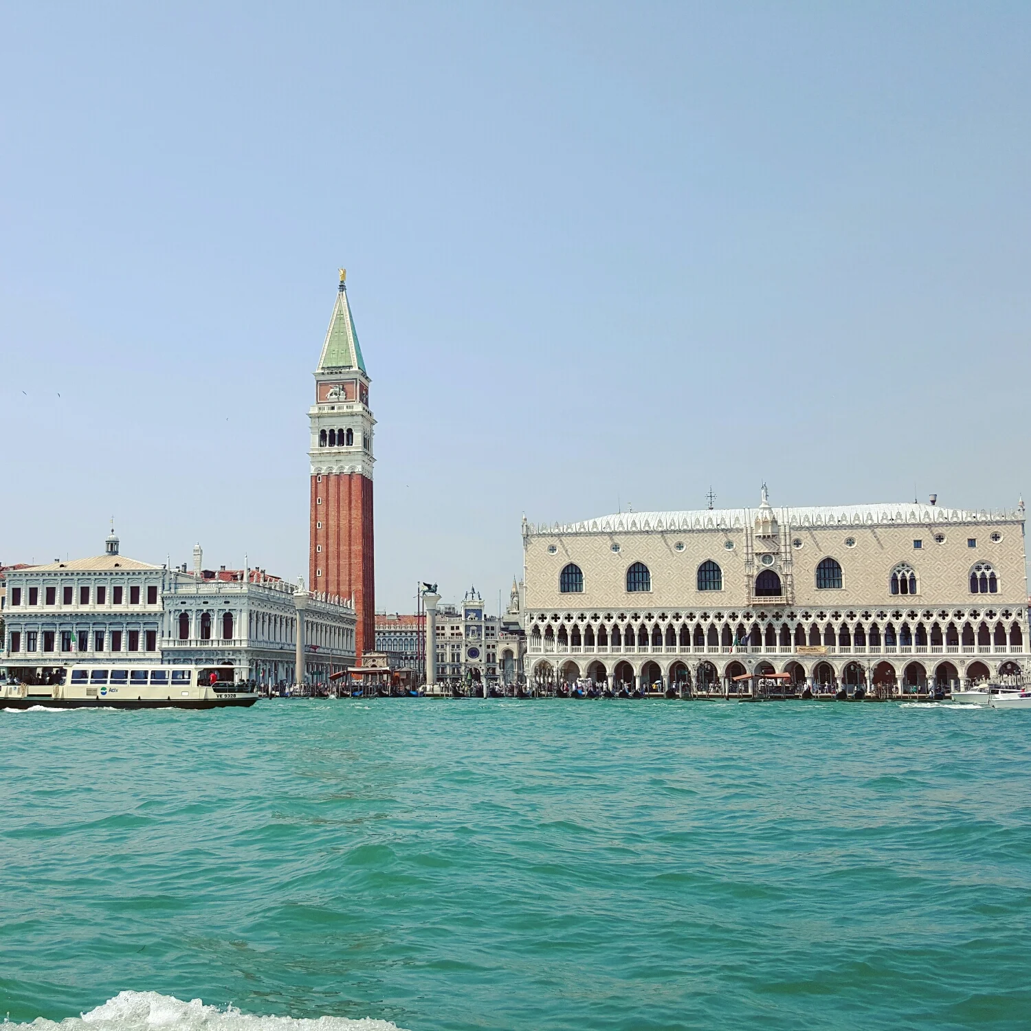 Plaza San Marcos desde el Lago de Venecia