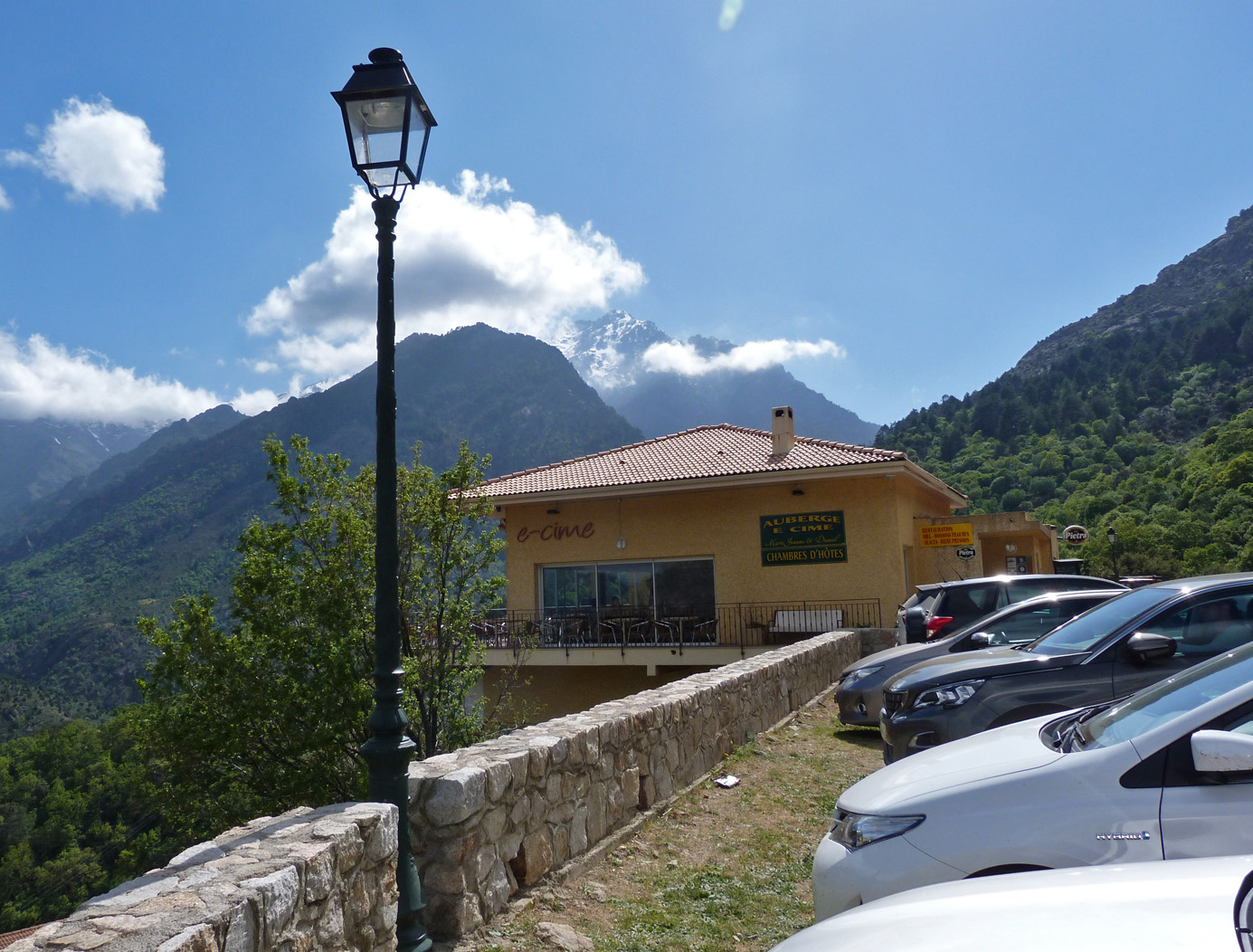 Lunch stop in Asco
