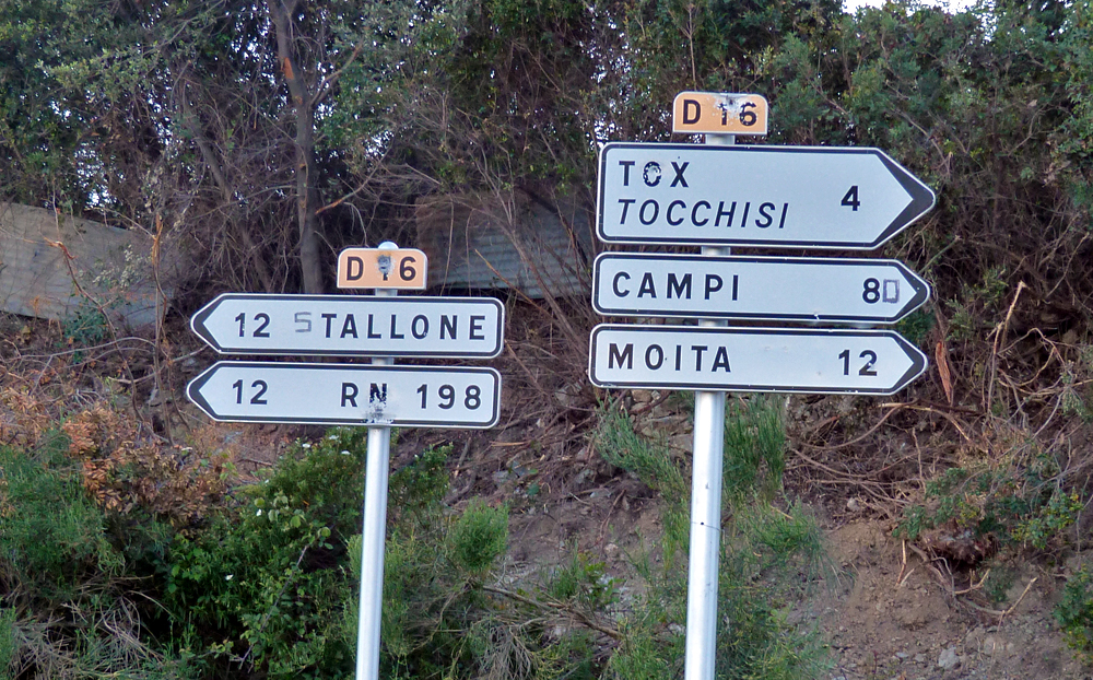Corsican vandal humour -- (It would have been pretty easy to change 'Campi' to 'Rambo' too - Amateurs!)