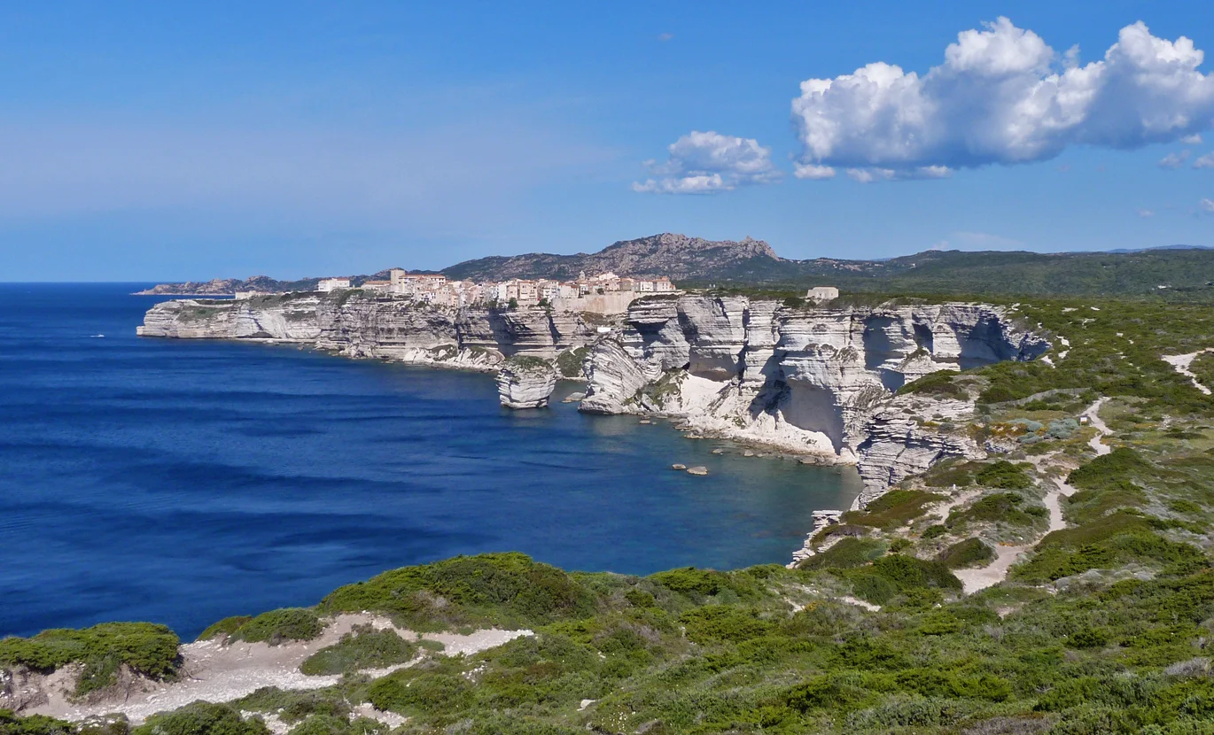 Bonifacio cliffs 1.jpg
