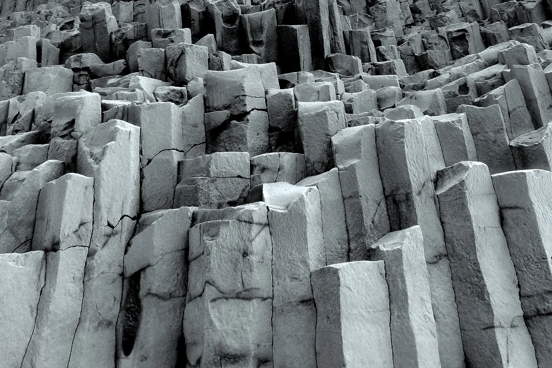 Lava beach rocks 02.jpg