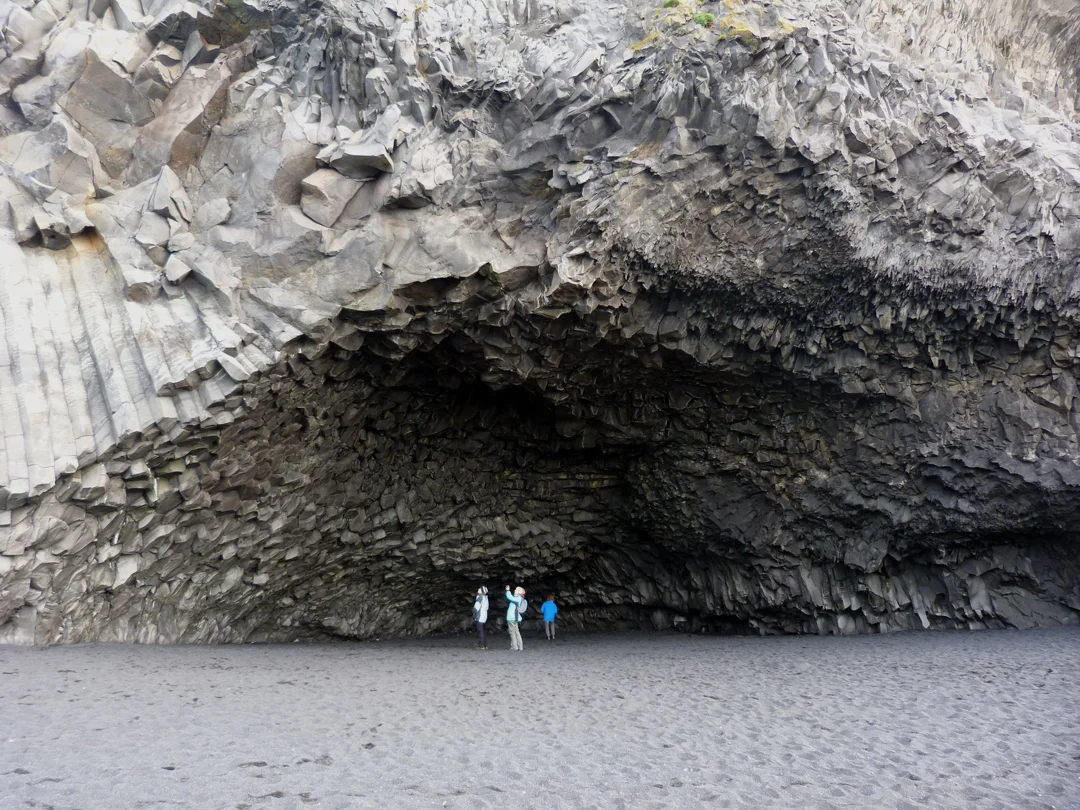 Lava beach rocks 06.jpg