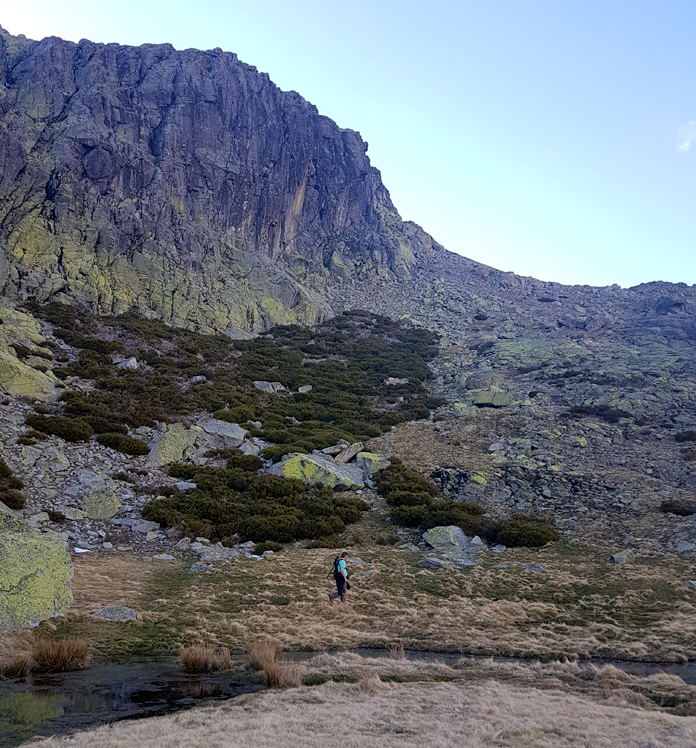 Andy starting the descent Plataforma de Gredos, 14 Apr 19