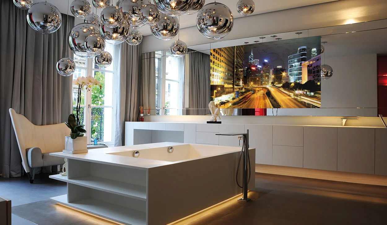 STUNNING BATHROOMS