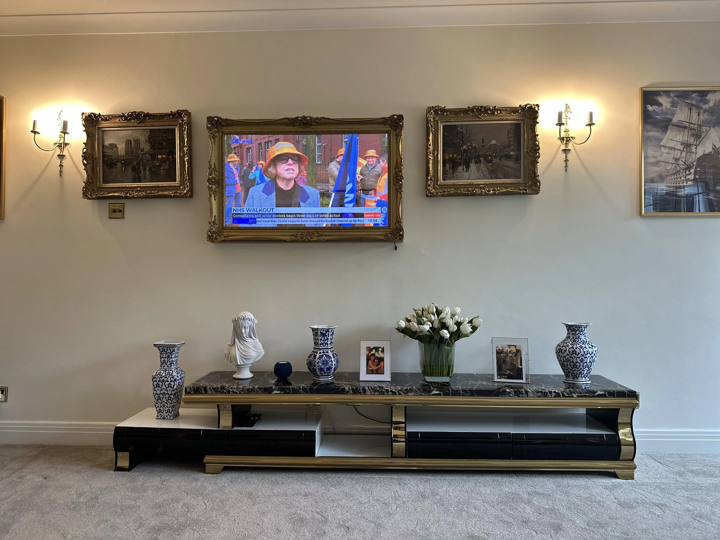 43" SURREY ANTIQUE GOLD