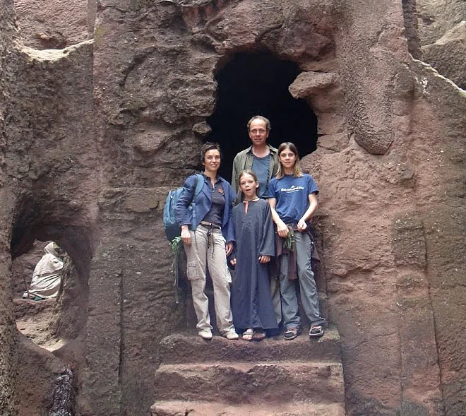 Joana, Stephan, Vico und Lilian in Lalibela, Äthiopien 2006