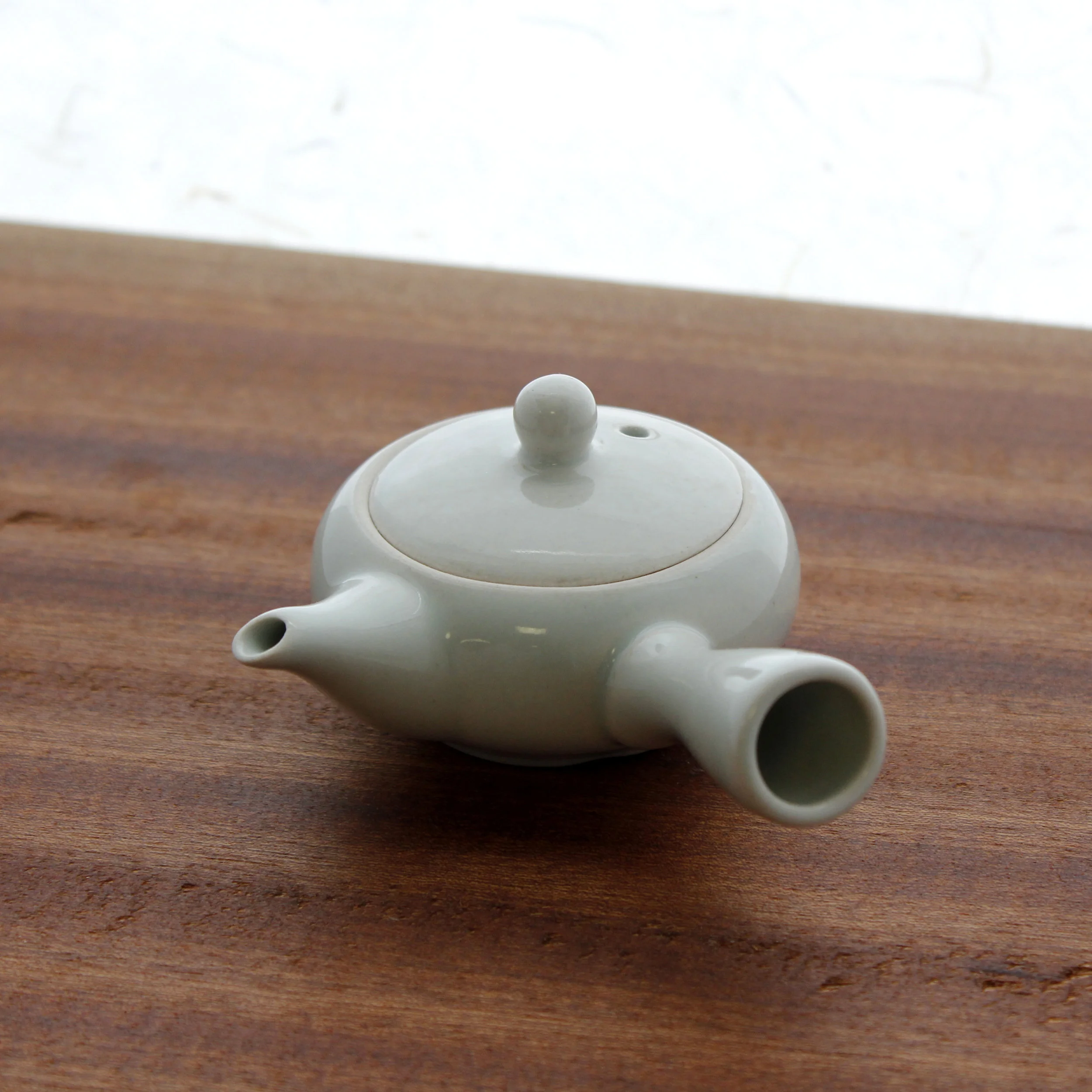 white-small-kyusu-japanese-teapot-teaware.jpg