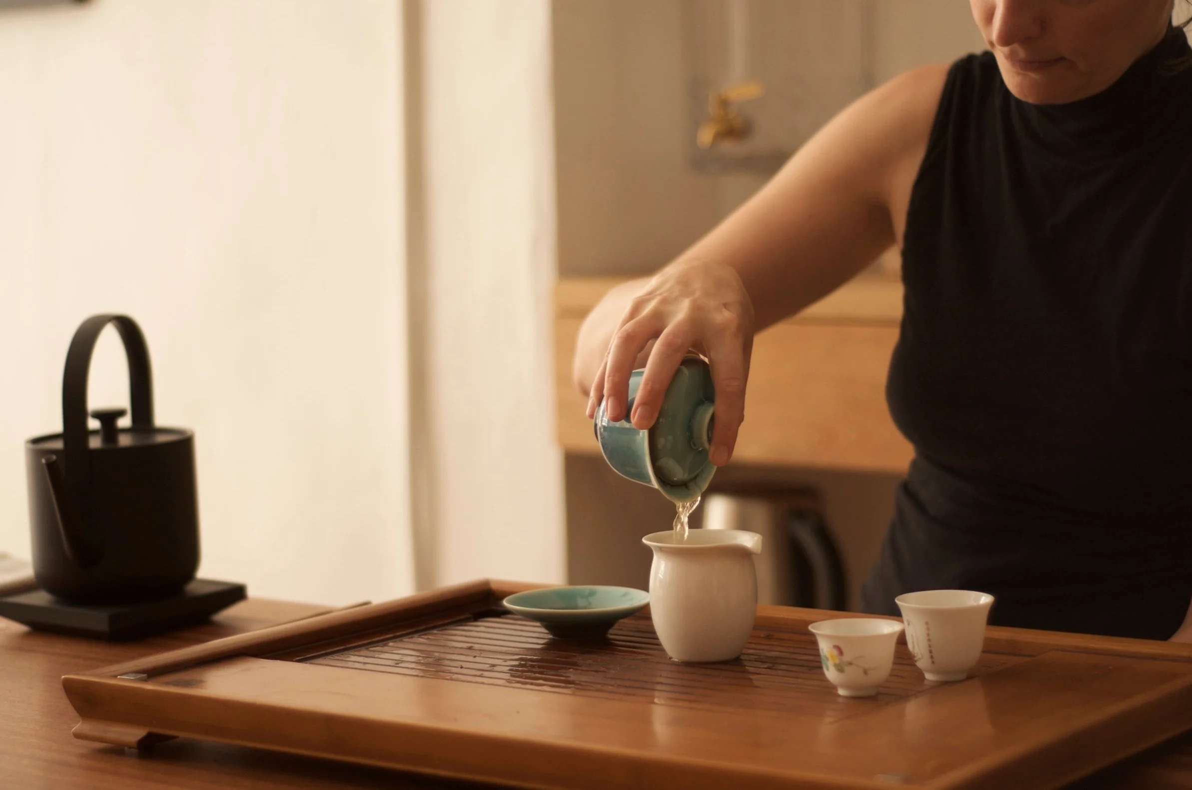 Blue%2BHares%2BFur%2BGaiwan_brewing.jpg