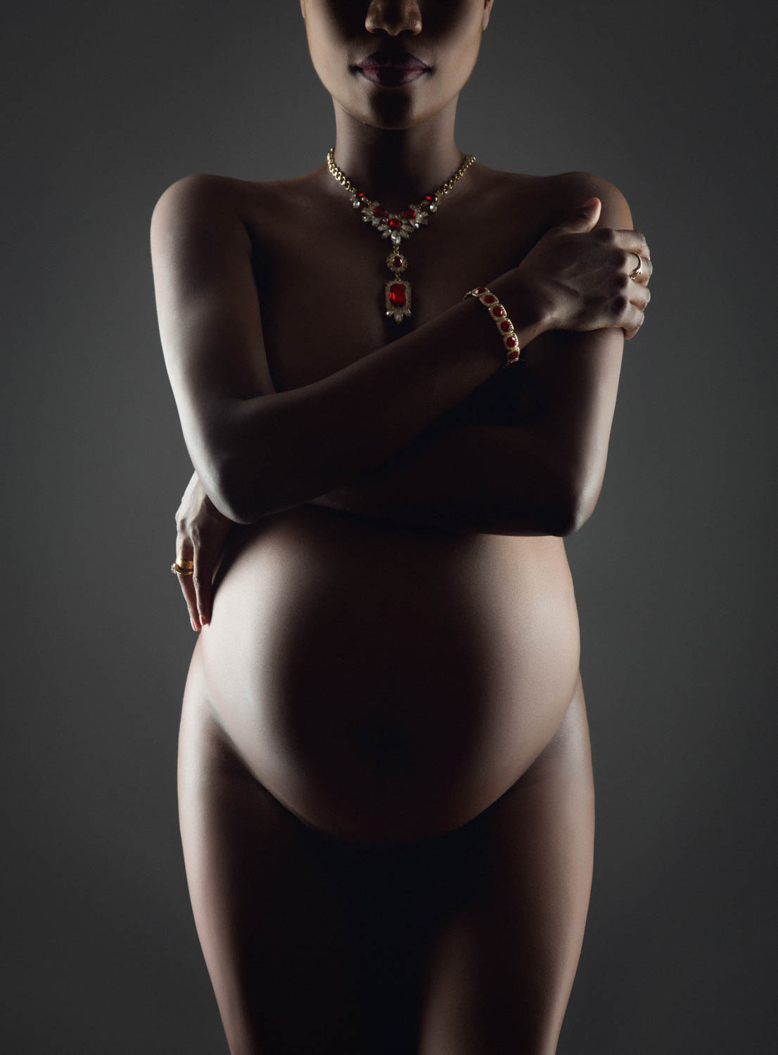 Fine-art nude maternity photography in NYC, artistic and timeless pregnancy portraits, photos, NY, Best NYC maternity photographer