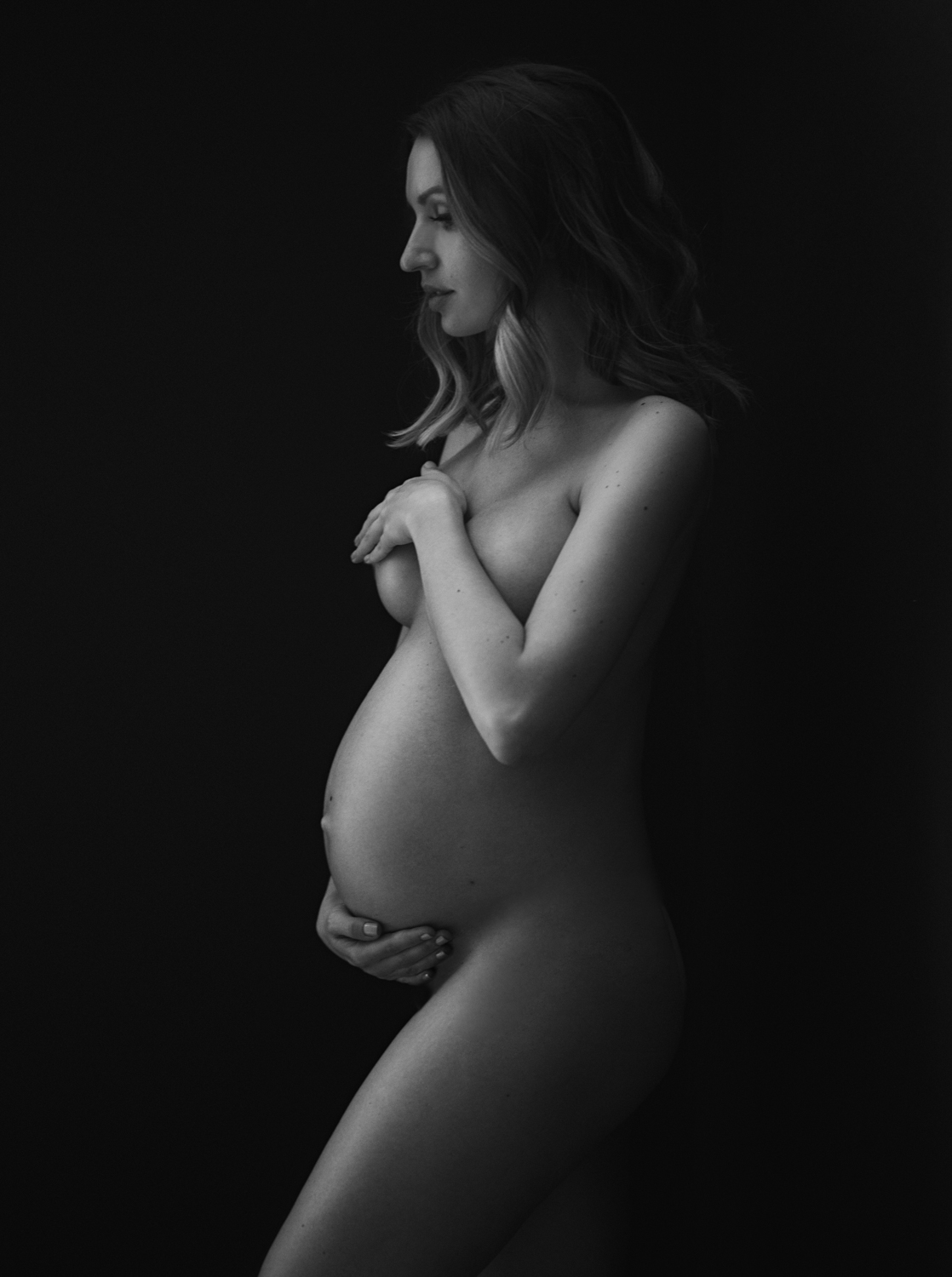 stunning pregnancy portraits by Lola Melani - celebrity maternity and newborn photographer in NYC