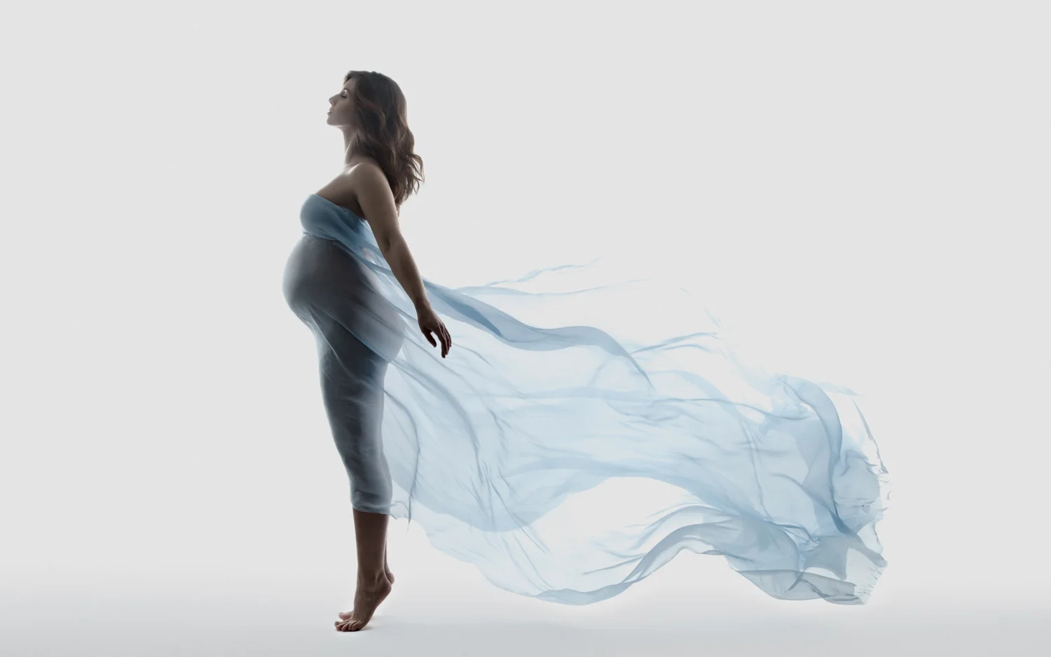 backlit maternityphotos