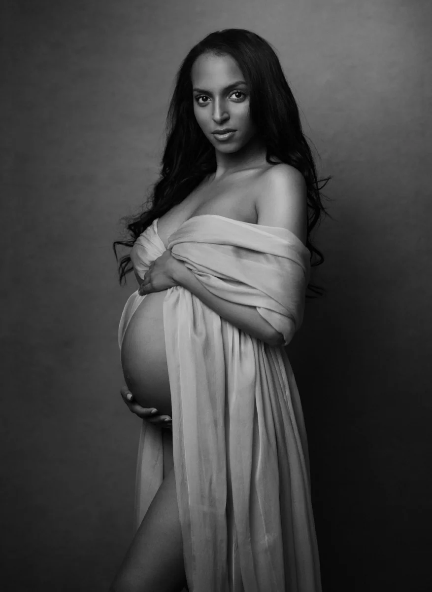 Fine-art maternity and newborn photography in NYC, NY. Lola Melani Photography 
