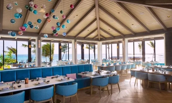 dining-with-an-ocean-view-in-the-bahamas_57ae89f6c045666c1db8ec7f1d15442e.jpg