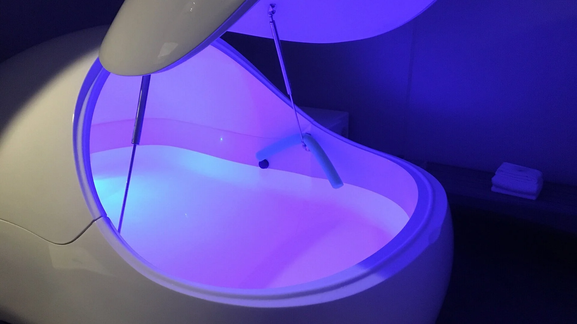 sensory-deprivation-tank-6.jpg