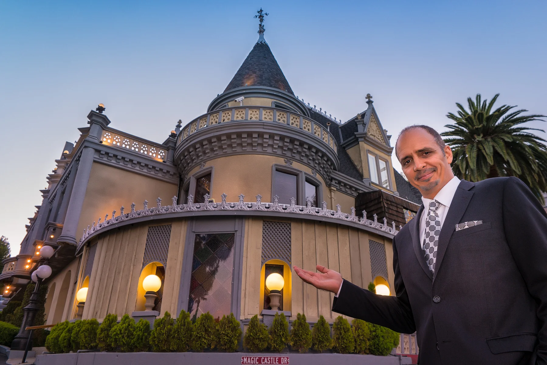 Los Angeles Magician Gregory Wilson at The Magic Castle in Hollywood, CA
