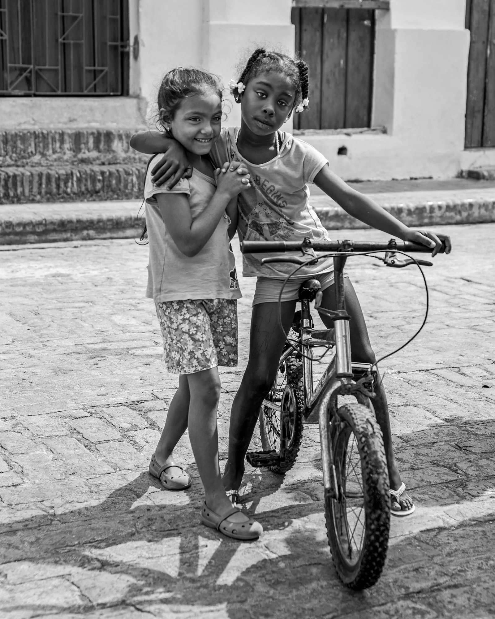 Camaguey_LittleGirlsPlaying_APR2017_LGP_2408_BW_8x10 copy.jpg