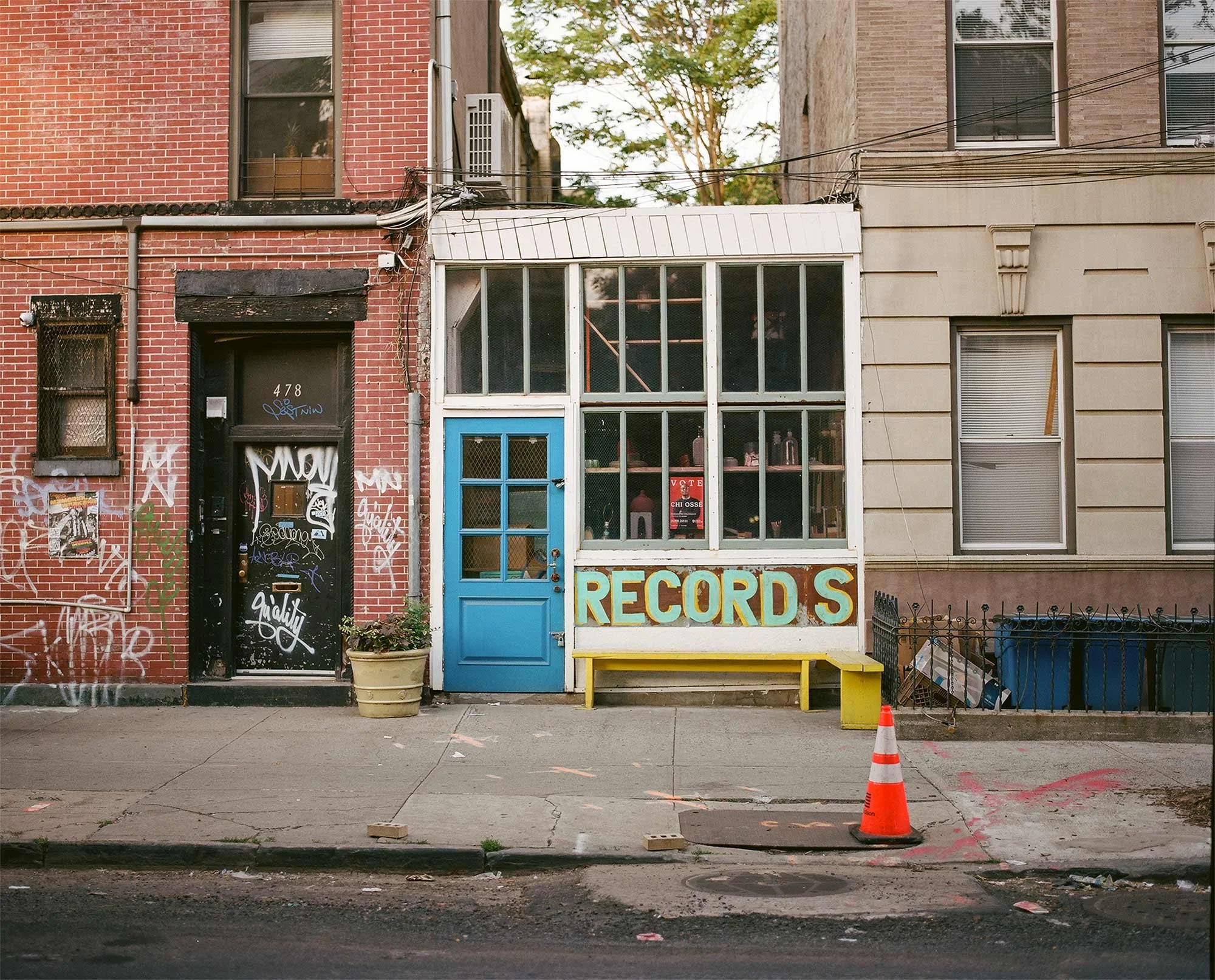 WEB_RecordStore_39410006_8x10.jpg