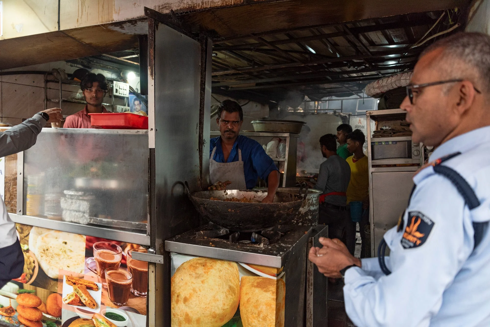 WEB_INDIA_AngryVendor_LGP_0193.jpg