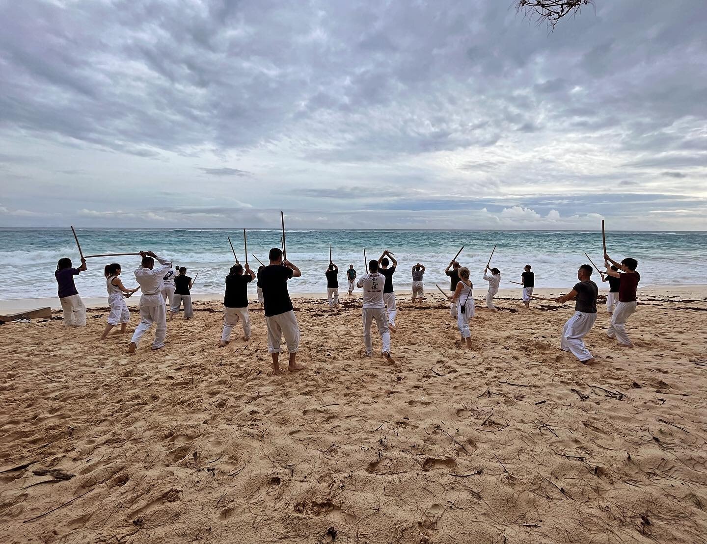 Beautiful practice on the beach. Beautiful 40th anniversary.seminar.
Beautiful Bermuda ☀️

#aikidoaikikai #bermudaaikikai #akidopractice