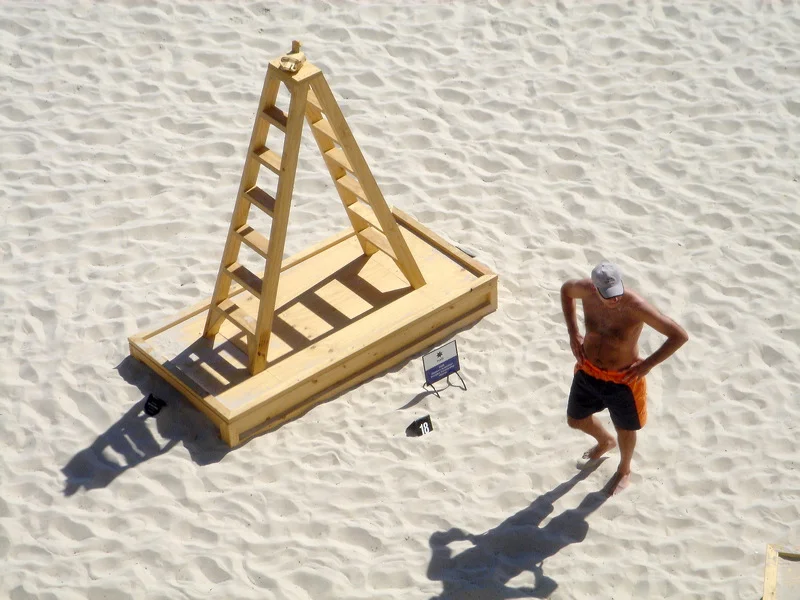 Sculpture by the Sea, 2007 Winner (NAB Sculptors Scholarship) This Way Up Plywood Images courtesy of Doug Sheerer.