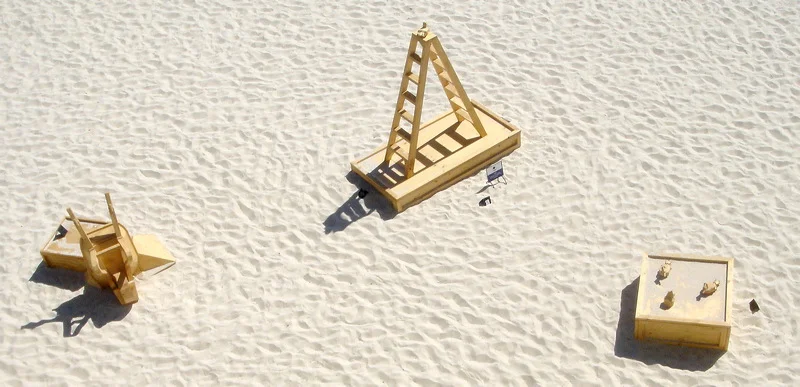 Sculpture by the Sea, 2007 Winner (NAB Sculptors Scholarship) This Way Up Plywood Images courtesy of Doug Sheerer.