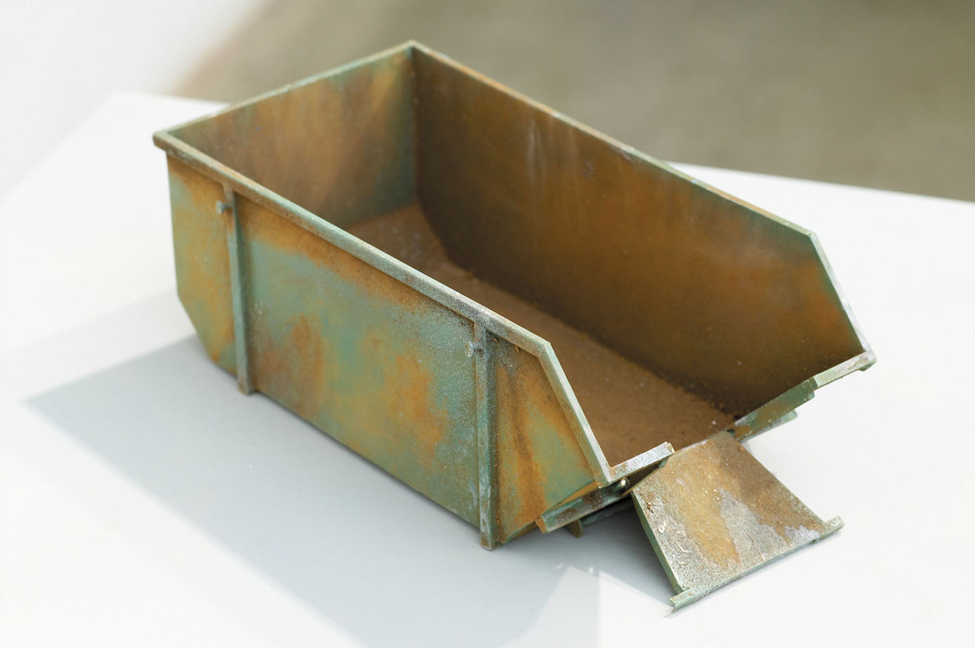  GREEN SKIP Enamel on Steel, Brass &amp; Plywood 111 x 66 x 54 cm 