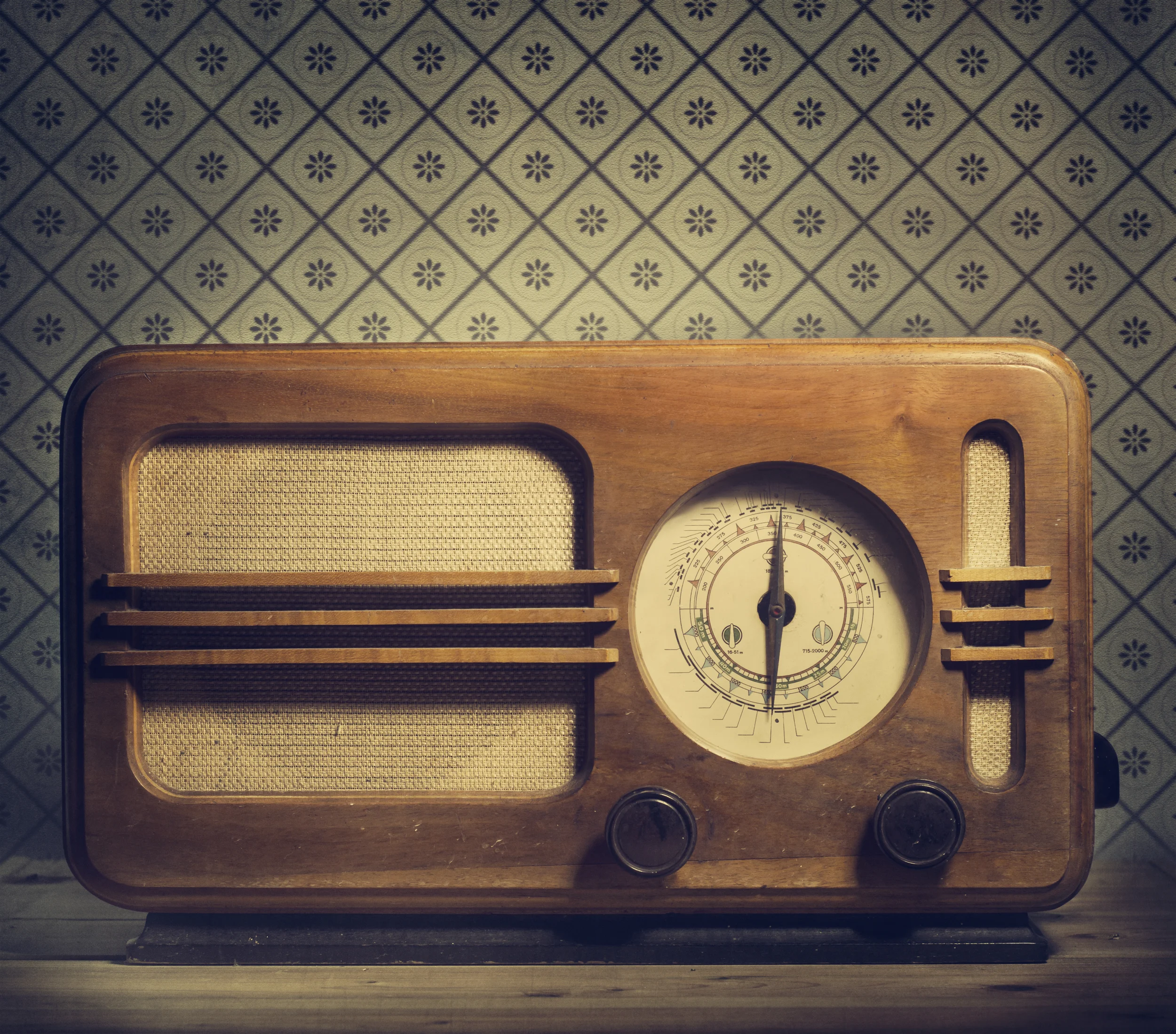 RADIO1.jpg