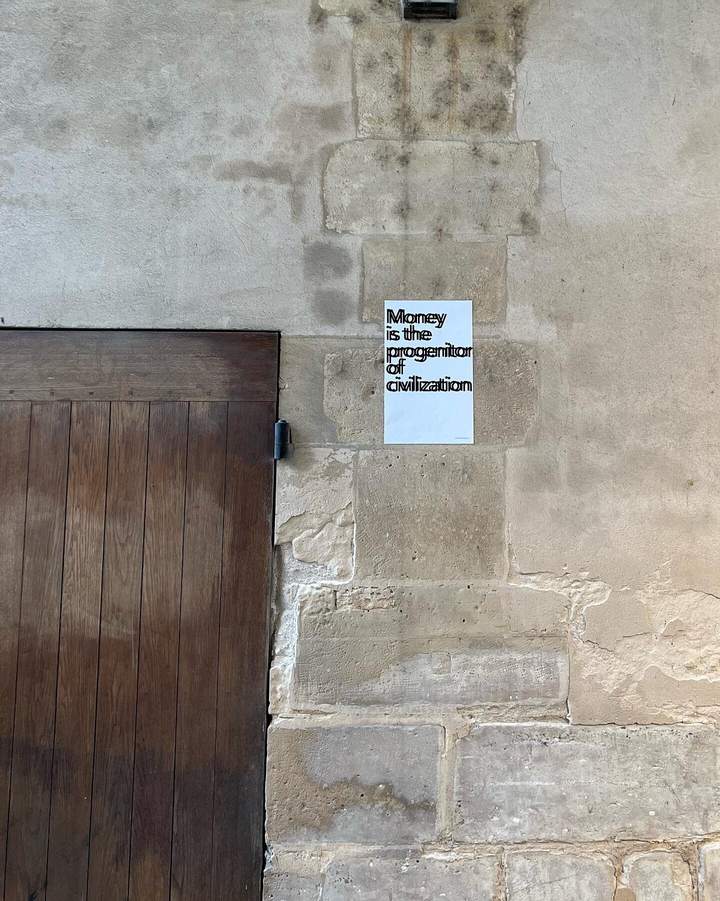 Ok so these are opposite each other in this street in the 4th Arrond.