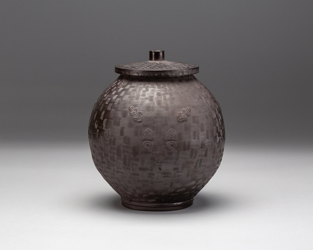 Linda Sikora (American, b. 1960), Covered Spherical Jar, 2019, Stoneware, 11 x 9 ½ in., Unsigned, © Linda Sikora 