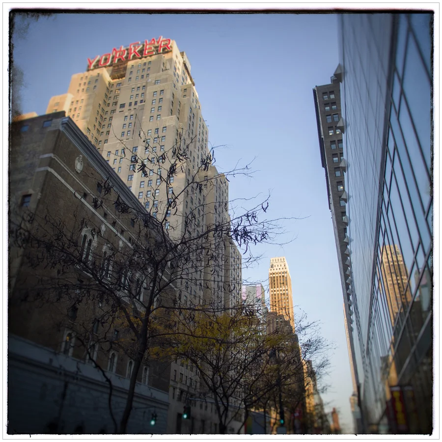 NEW YORKER / 34th street ~ Manhattan / NYC, NY (click to embiggen)