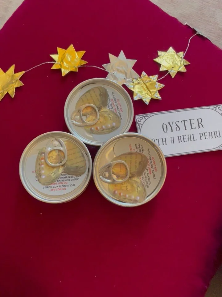 Some very lovely little bits headed with me to the Holiday Pop Up shop tomorrow- 292 Greenwich street (11-3pm)
Sticking stuffers, table gifts as well as my DIY ornaments kits and stocking kits. Come visit me and make my day!
#stockingstuffers #christ