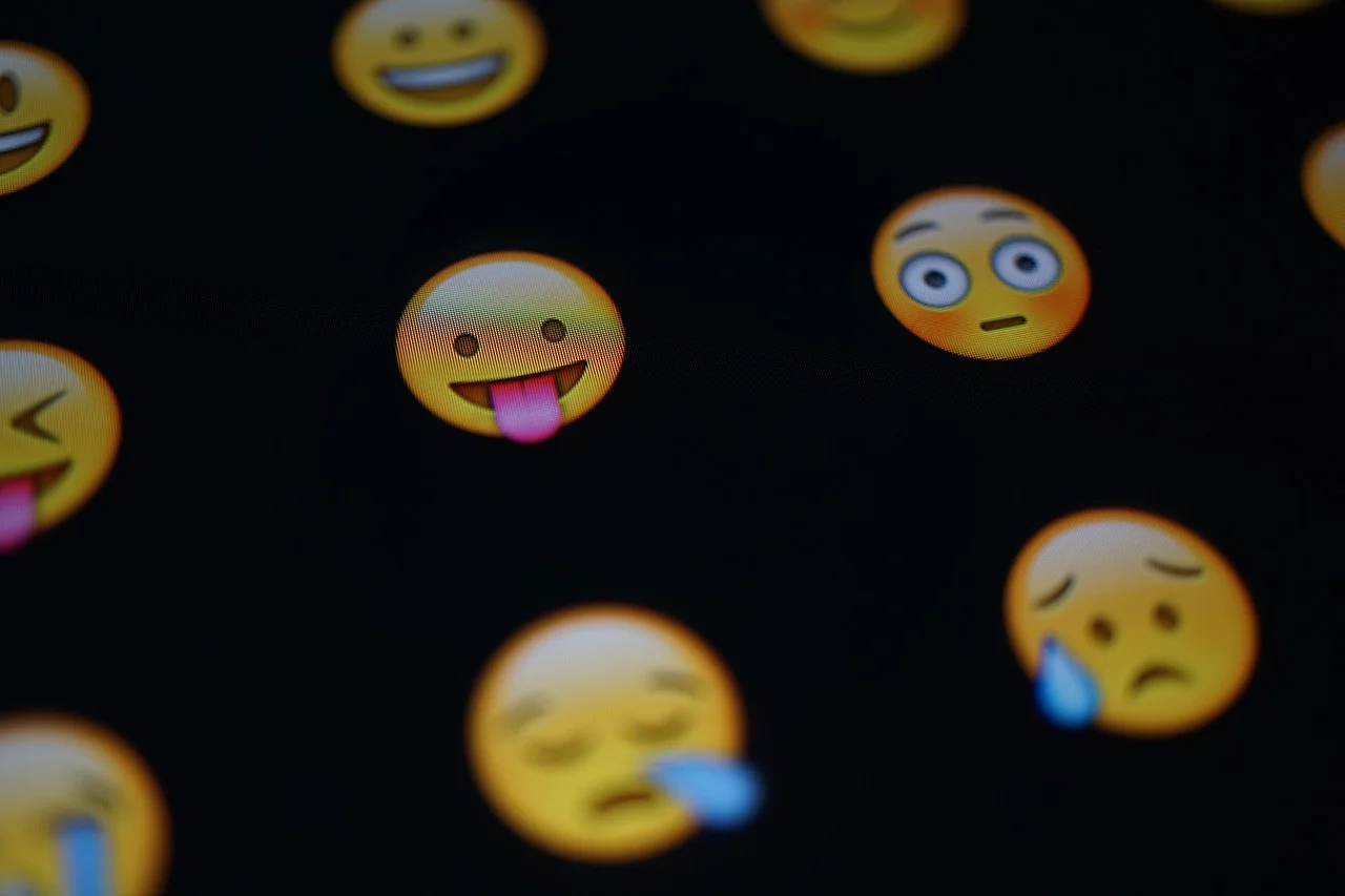 Social Media Tip: When Should Businesses Use Emojis?